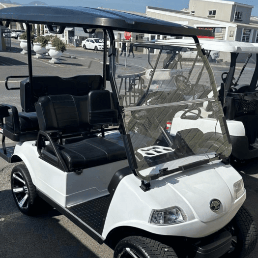 Clear Perspex golf cart windscreen with easy installation
